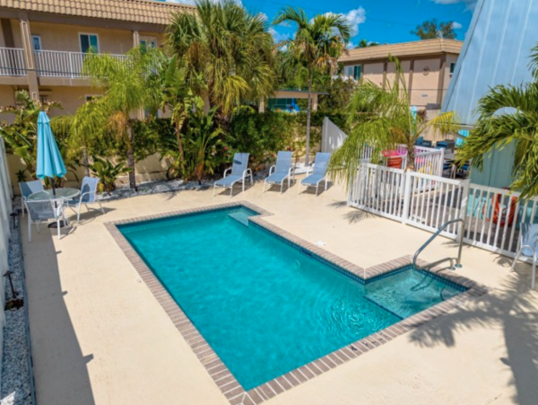 Lovely Three Bedroom Vacation Rental in Siesta Key